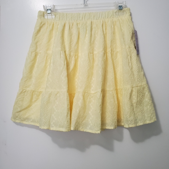 Wild Fable Dresses & Skirts - Wild Fable Pale Yellow Eyelet Women's Milkmaid Fairy Tiered Mini Skirt Sz S NWT